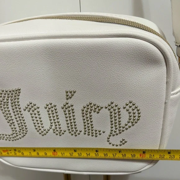 Juicy Couture White Crossbody Bag & Bath Body Works Hand Sanitizer - Picture 4 of 7